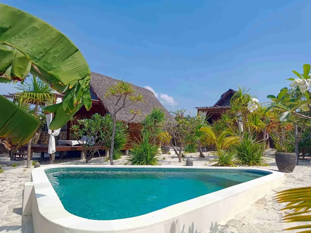 Liburan menenangkan di tepi laut Indonesia Timur